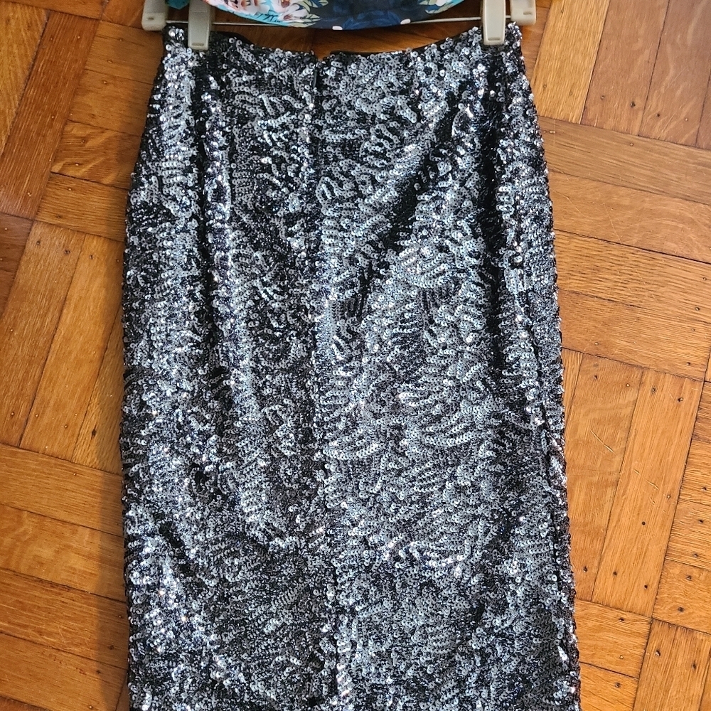 2Pc Skirt and Top Set Sequins Bling hp๐ฅ๐ฅ - Picture 3 of 6